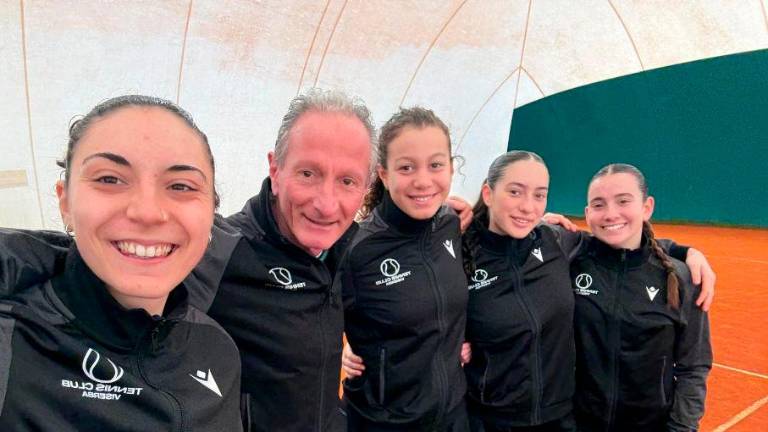 La formazione del Tennis Club Viserba impegnata nella serie C femminile