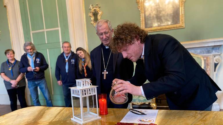 Natale a Cesena: la luce di Betlemme in Comune