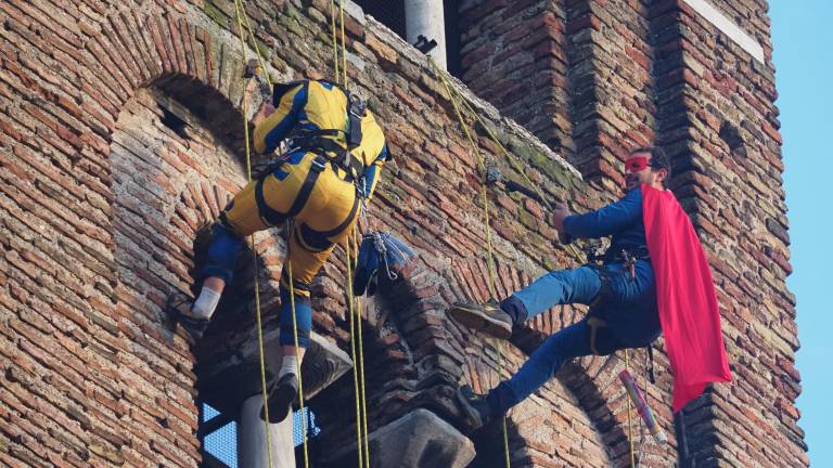 Ravenna. Lo spettacolo dei Supereroi in piazza San Francesco