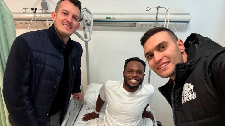 Flan si è operato ieri e oggi ha ricevuto la visita del coach Andrea Auletta e del direttore generale Lorenzo Nicoletti