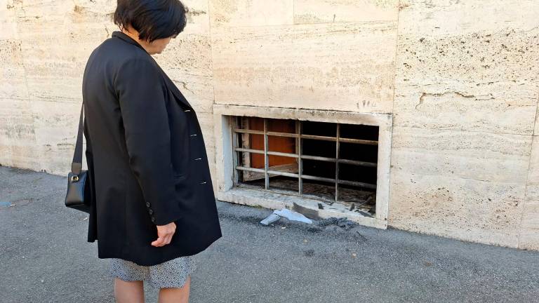 Forlì, tensione alle stelle tra i residenti di via Marsala dopo l’incendio VIDEO GALLERY