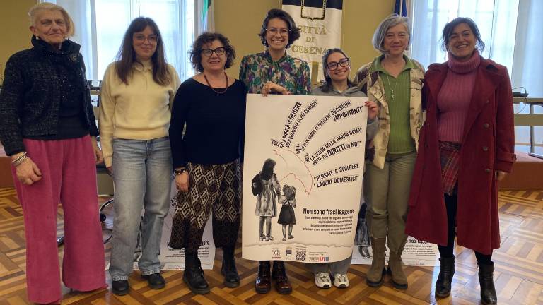 L’assessora Giorgia Macrelli con alcune referenti del Forum sui generis