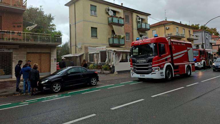 Forlì, incendio in una pizzeria: danni ma nessun intossicato FOTOGALLERY