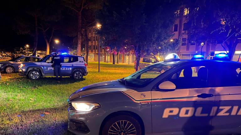 Ravenna, controlli ai Giardini Speyer: 26enne arrestato per spaccio e resistenza