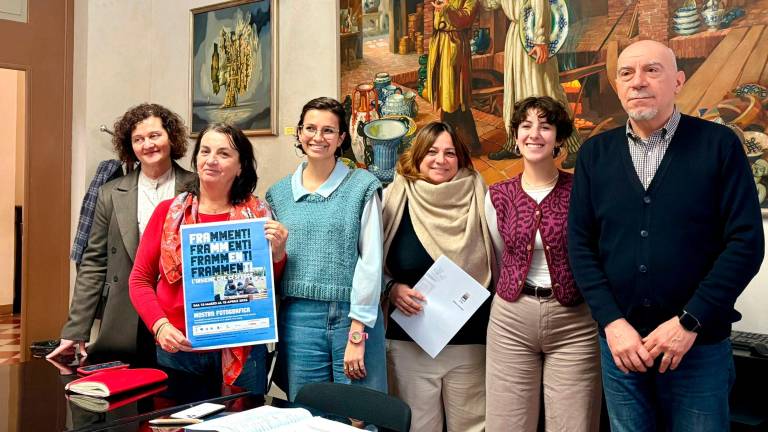Da sinistra Cinzia Pieri di Asp Cesena/Valle Savio, l’assessora Maria Elena Baredi, l’assessora Giorgia Macrelli, l’insegnante Annachiara Ferriero, Federica Fantozzi, e il presidente di Asp Cesena/Valle Savio Andrea Pullini