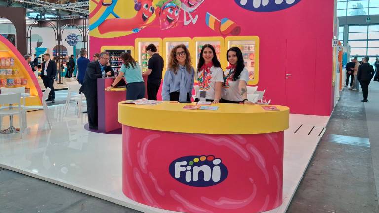 Rimini, dalla pizza calda al profumo spruzzato, dai fiori ai gelati: la vasta offerta dei distributori automatici GALLERY