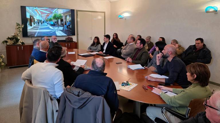 Riqualificazione del centro storico di Riccione, confronto in Municipio tra operatori economici e Comune sul ztl serale, lavori e parcheggi