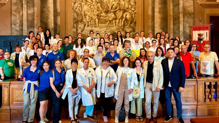 Il sindaco, Gian Luca Zattini, con l’assessore Kevin Bravi, ha voluto incontrare personalmente i manifestanti nella sala del consiglio comunale
