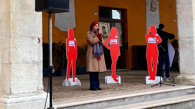 Cesena, “Ora esplode la Voce”: flash mob in piazza contro la violenza sulle donne - VIDEO e GALLERY