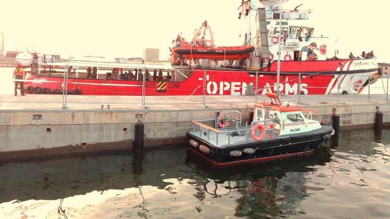 Ravenna, arrivata la Open Arms: a bordo anche diversi minori FOTOGALLERY
