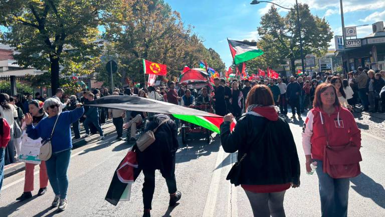 Rimini, in migliaia a sfilare per la pace in Palestina VIDEO GALLERY