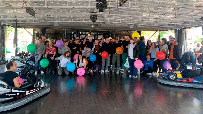 Cesena, “Luna Park gratis per ragazzi speciali”: le venti famiglie dei giostrai accendono tutte le attrazioni