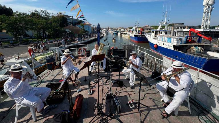 Madonna del Rosario in processione e benedizione del mare a Cesenatico FOTOGALLERY