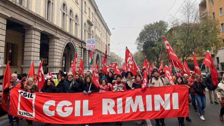 Rimini, sciopero generale venerdì 12 dicembre: un corteo dalla stazione fino alla Prefettura