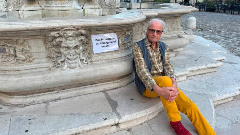 Blitz artistico per Gaza alla Fontana Masini di Cesena FOTOGALLERY