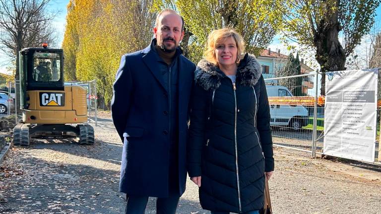 Il sindaco Dellapasqua e l’assessora Castagnoli in occasione di un sopralluogo in via Montefiorino