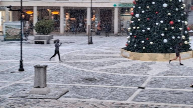 Meteo pazzo, a Rimini arriva il graupel GALLERY
