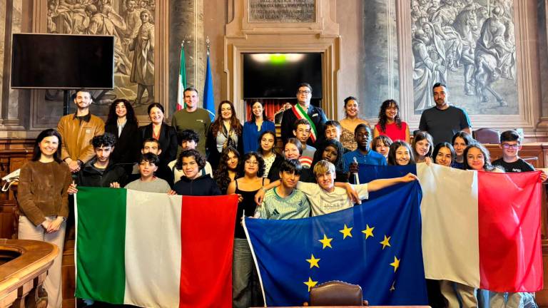 La delegazione di Bourges accolta in Comune dall’assessore Kevin Bravi