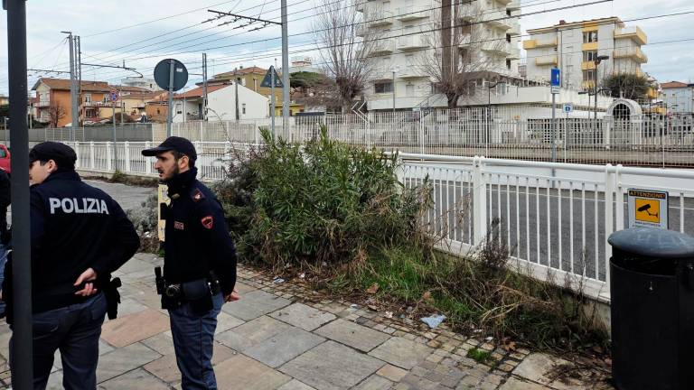 Rimini, treni bloccati per il ritrovamento di uno strano ordigno. Circolazione riattivata VIDEOGALLERY