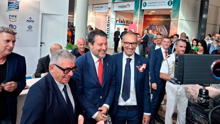 Ttg a Rimini, è il giorno di Salvini: “Ci battiamo per i balneari contro la Commissione Europea. Trump è un grande” VIDEO