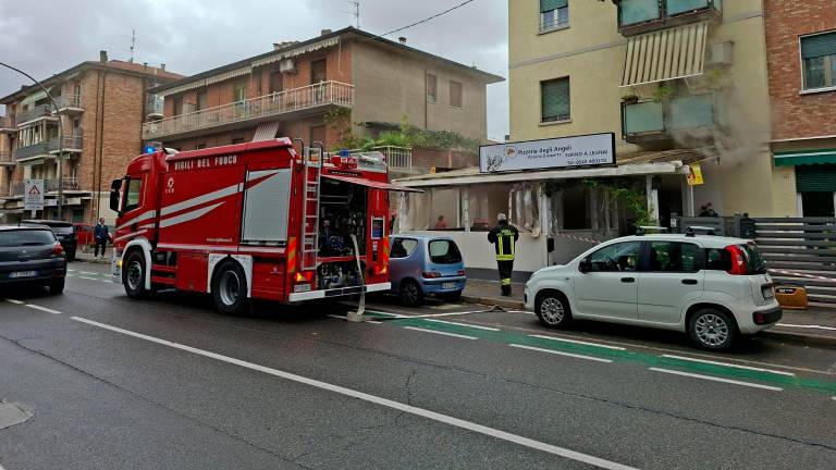 Forlì, incendio in una pizzeria: danni ma nessun intossicato FOTOGALLERY
