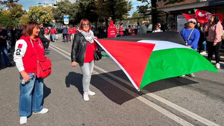 Rimini, in migliaia a sfilare per la pace in Palestina VIDEO GALLERY