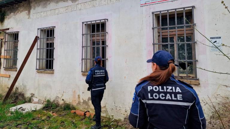 Faenza, alloggiavano in un edificio danneggiato dall’alluvione: 5 denunciati