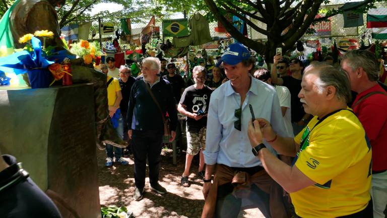 Imola, il ricordo di Ayrton Senna 32 anni dopo al “tempio” del Tamburello GALLERY FOTO MMPH