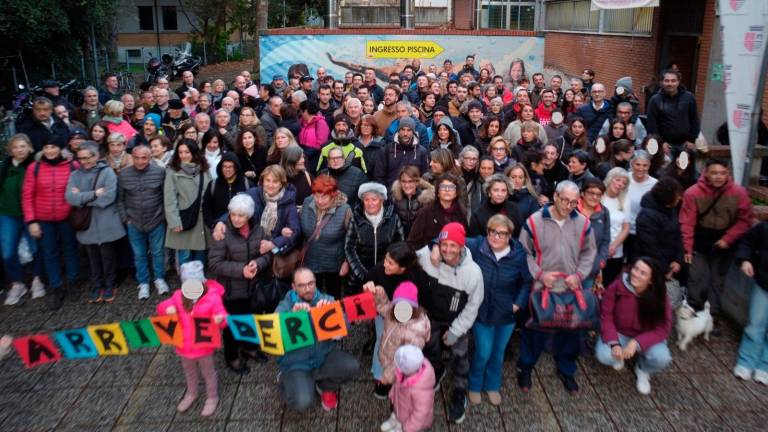 Rimini, addio alla piscina comunale tra lacrime, amarcord e speranza