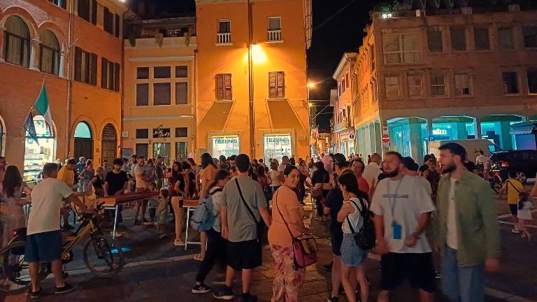 Cesena, il centro si accende con ‘Musica sotto le stelle’: spettacoli, jazz e negozi aperti per il venerdì d’estate