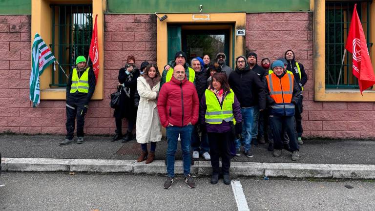 Il presidio dei lavoratori di “Gruber Logistics”