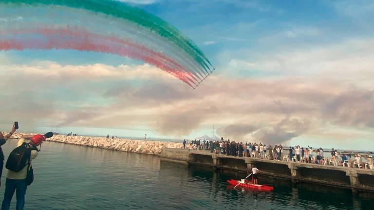 Lo spettacolo delle Frecce tricolori nel cielo di Bellaria FOTOGALLERY