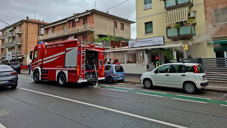 Forlì, incendio in una pizzeria: danni ma nessun intossicato FOTOGALLERY