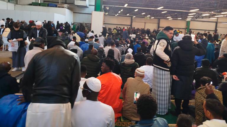 Un momento della comunità islamica alla Fiera di Forlì
