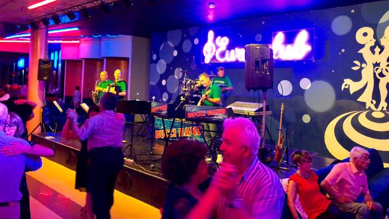 Sopra l’Euro Club, sotto una foto d’epoca di quando capitava ospitasse anche feste di matrimonio