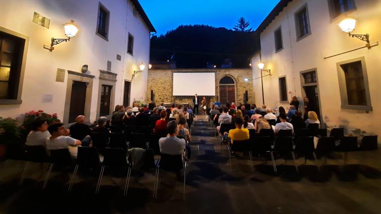 L’arena estiva nella corte del Palazzo del Capitano a Bagno di Romagna