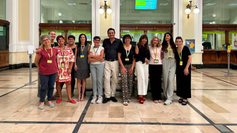 Il personale dell’ufficio postale di Ravenna Centro in piazza Garibaldi