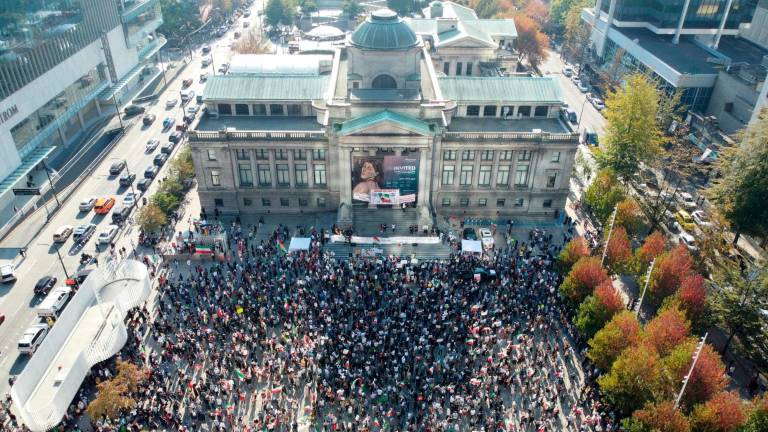 Sondaggio 2026: crolla la fiducia nel Paese, reggono le relazioni personali