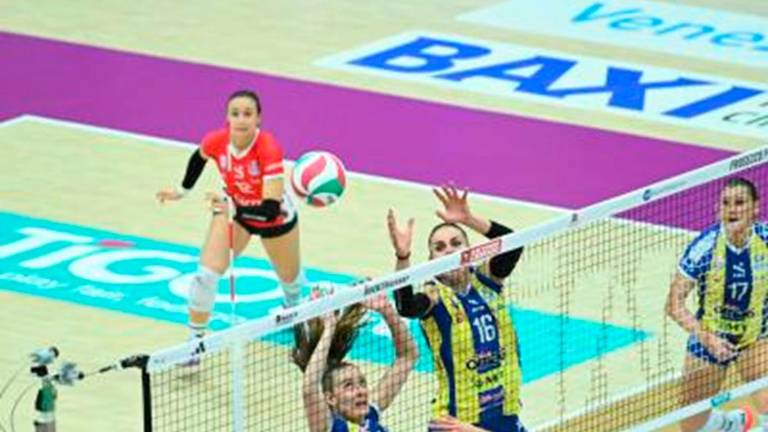 Un muro a due delle marignanesi Sarah Straube e Sara Caruso foto legavolleyfemminile.IT