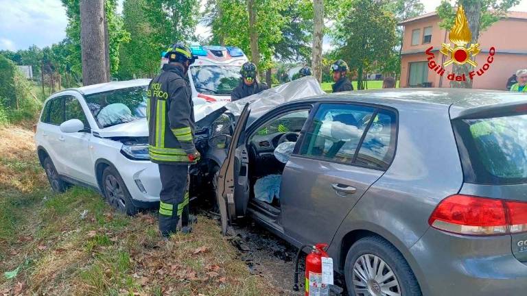 Meldola, scontro tra due auto