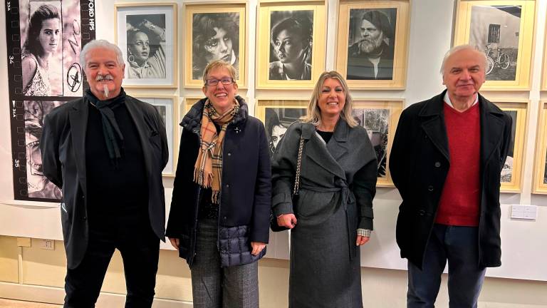 Un momento dell’inaugurazione della mostra: da sinistra Mario Beltrambini, Roberta Armuzzi, Francesca Riceputi e Giuseppe Pazzaglia