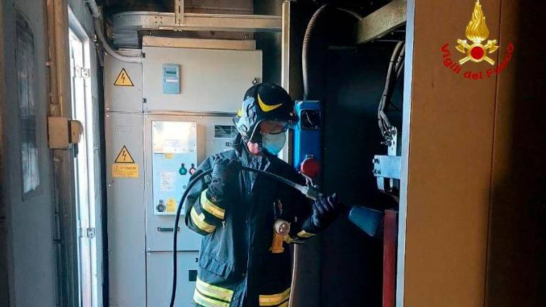Cesena, incendio al locale trasformatori in un’azienda