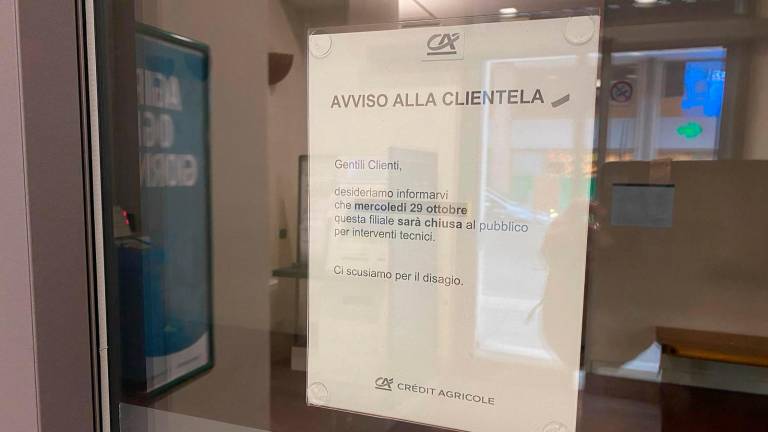 Per i quadri antichi “da ripulire” dipendenti della banca costretti ad evacuare l’ex sede della Cassa di Risparmio di Cesena