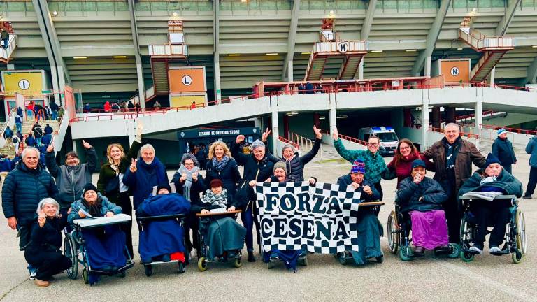 Cesena, una domenica da tifosi per nonnini della rsa di Macerone