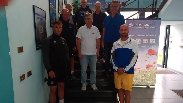 Dal basso verso l’alto: a sinistra Samuel Zannoni, Marco Mazza e Fabio De Santis, al centro Alessandro Giuliani, Fulvio Campomori e Giorgio Errani, a destra Francesco Rametta, Ennio Dragoni e il padrone di casa Giancarlo Pagani