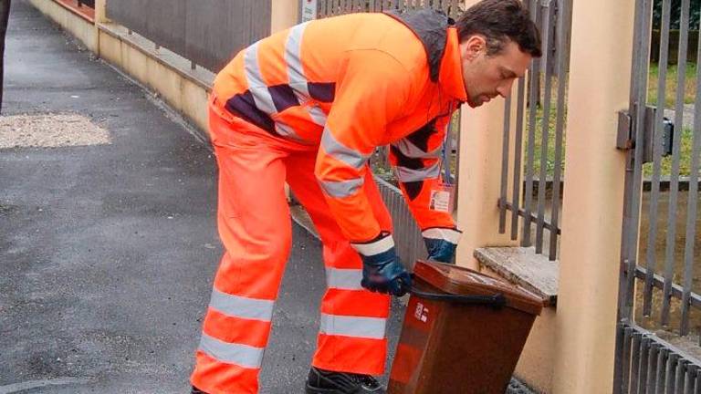 La raccolta porta a porta non convince tutti