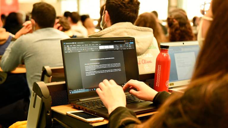 Romagna, aumenta il tasso di emigrazione dei giovani, allarme della Cisl