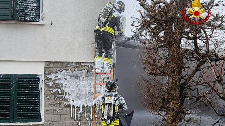 Gambettola, incendio in un capanno, i Vigili del Fuoco salvano l’abitazione adiacente