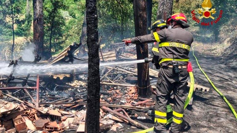 Civitella, vasto incendio: Vigili del Fuoco al lavoro per tutto il giorno VIDEO