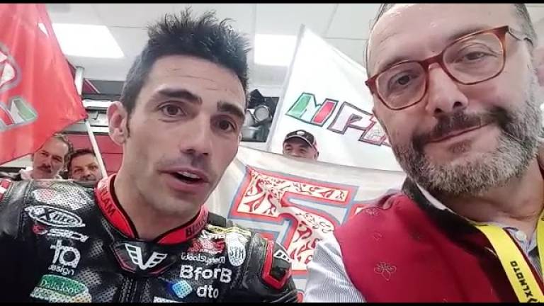 Moto Civ, Michele Pirro vince in Superbike / VIDEO